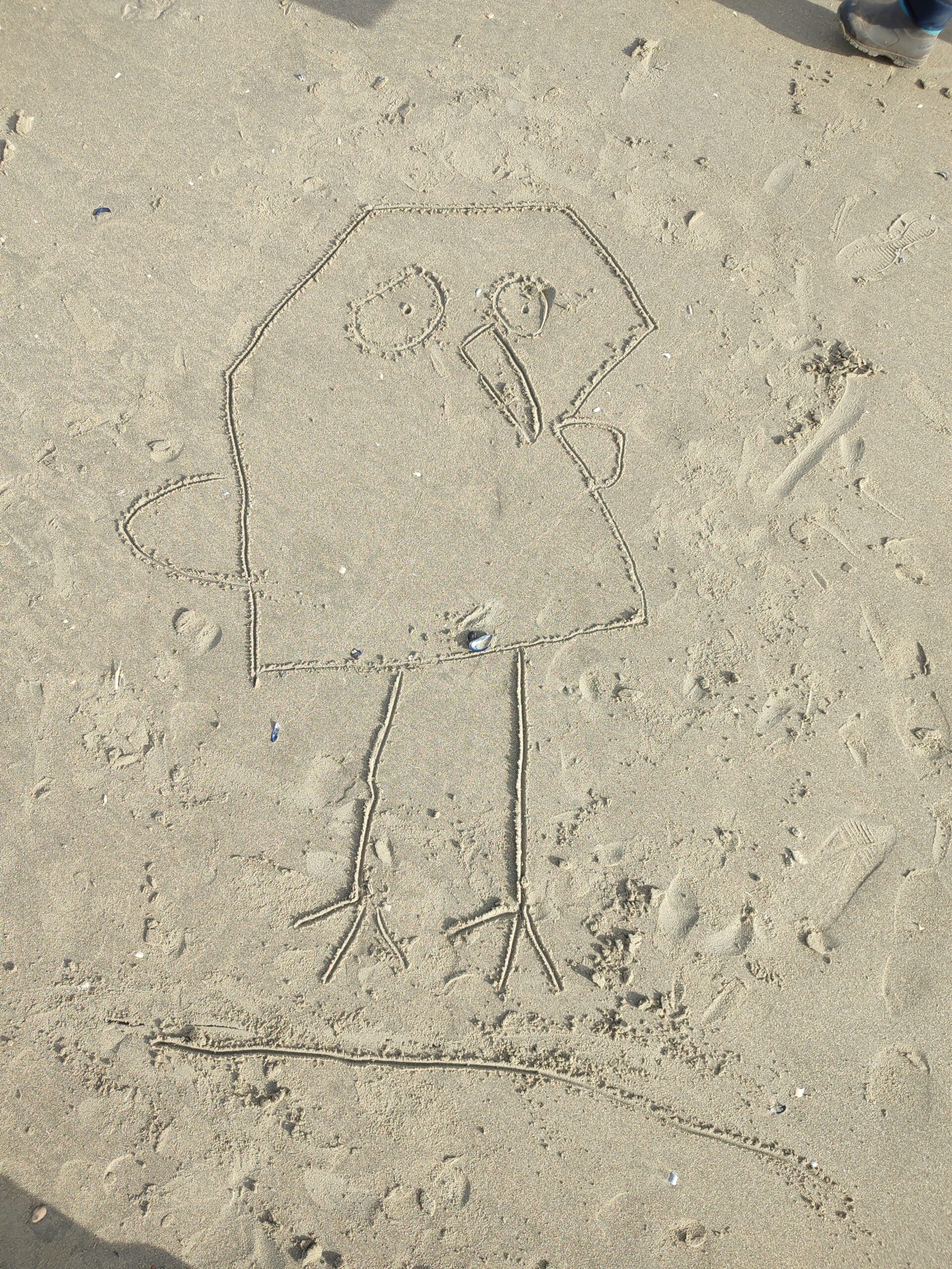 Nos artistes en herbe dans le sable